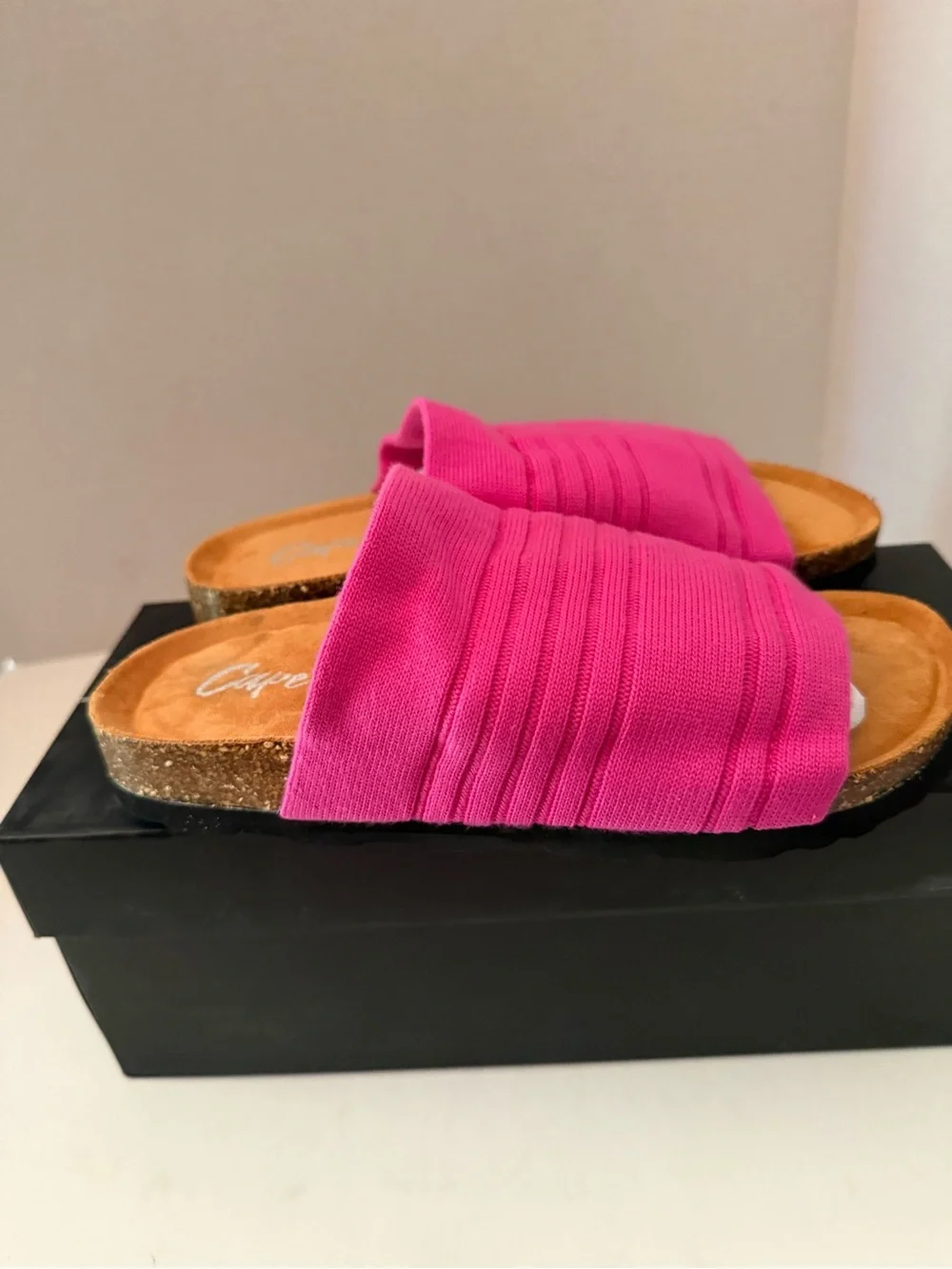 Cape Robbin Calida Women’s Size 6.5 Pink Slide Sandals Slip-Ons NEW